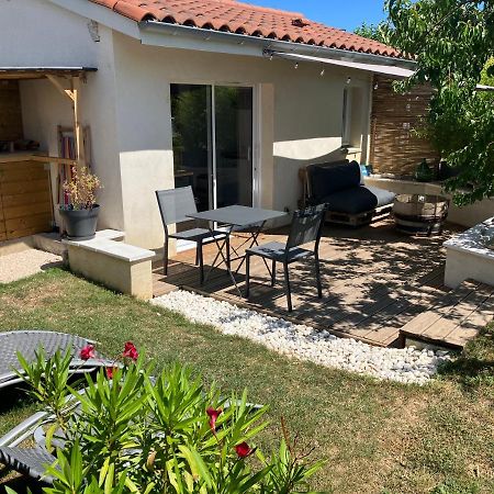 Gite Bambou Avec Piscine Saint-Andeol-le-Chateau 外观 照片