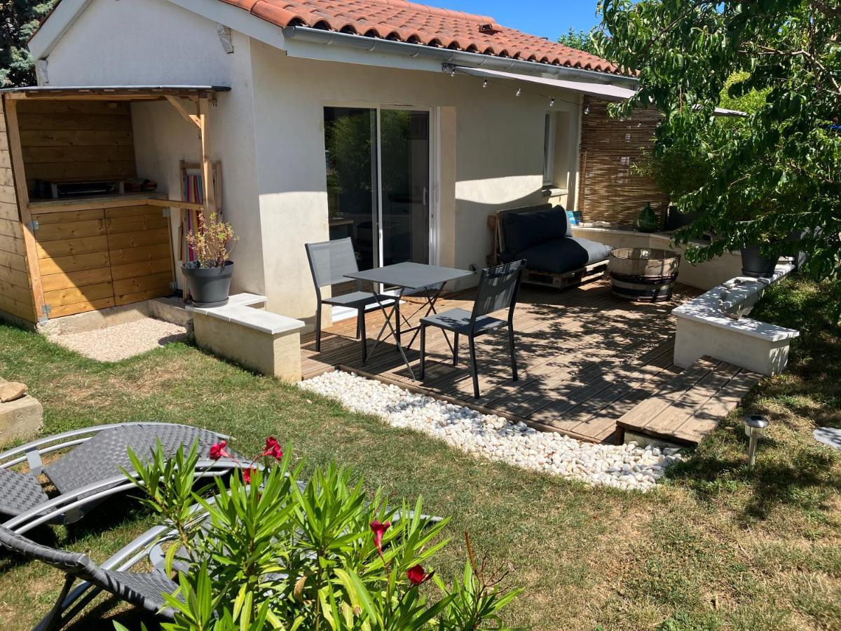 Gite Bambou Avec Piscine Saint-Andeol-le-Chateau 外观 照片